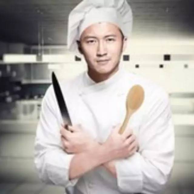 謝霆鋒炫酷玩咖啡拉花，你想試試嗎？