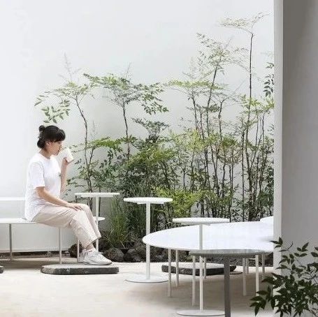餐飲空間 ? 可以思考時(shí)間流逝和靜止，享受咖啡時(shí)光