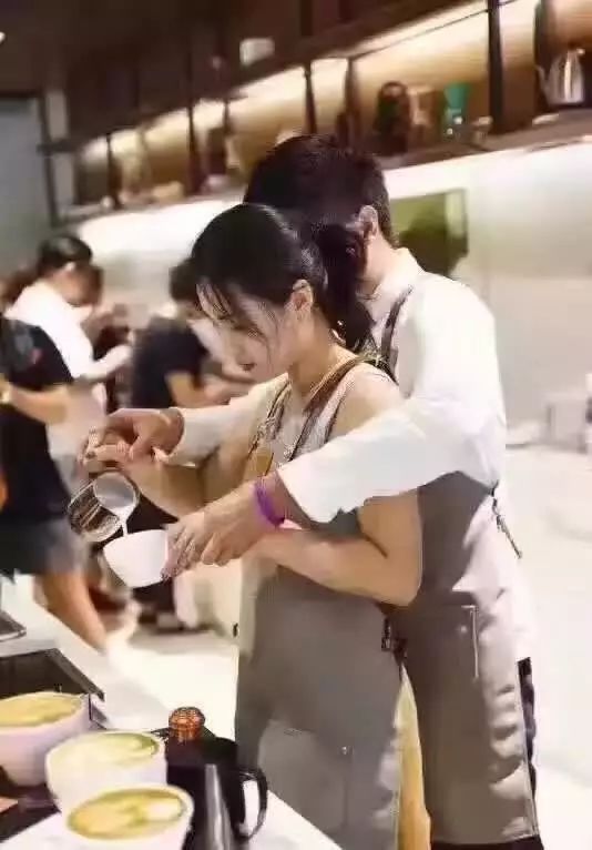 千 萬 別 學 拉 花