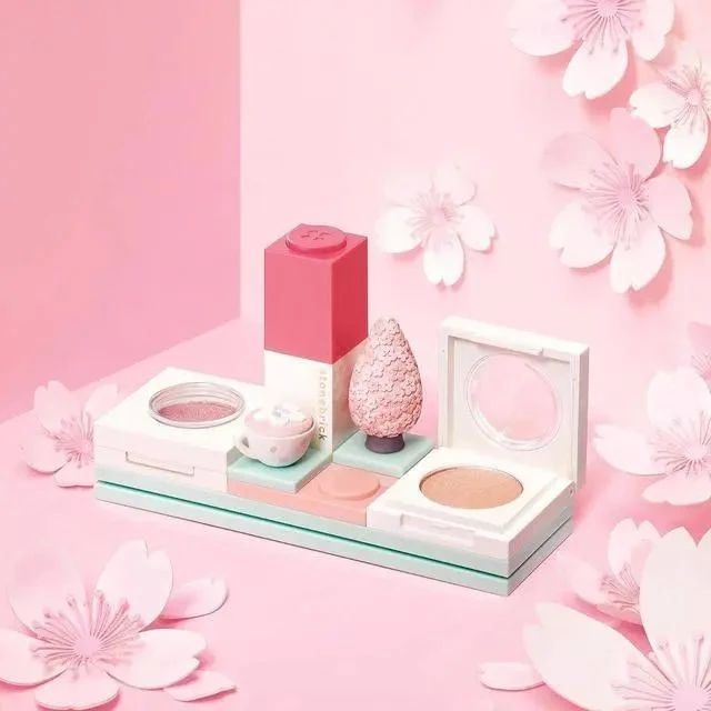 星巴克賣完杯子又賣口紅？?。? title=