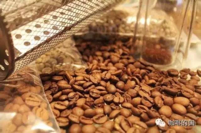 咖啡豆烘焙技術(shù) 家用烘焙機(jī)烘焙咖啡豆過(guò)程