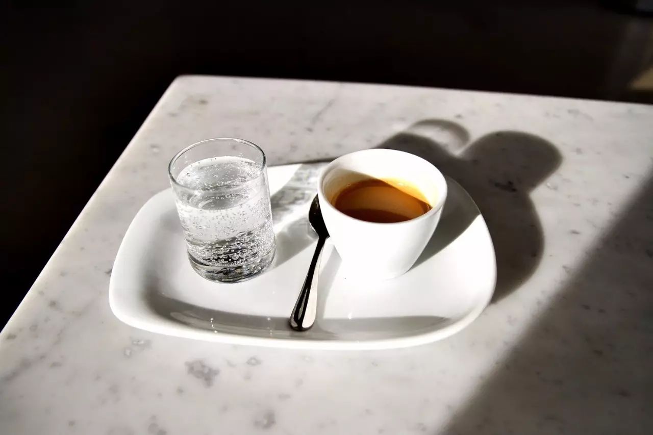 若你是咖啡,我就是白開水。