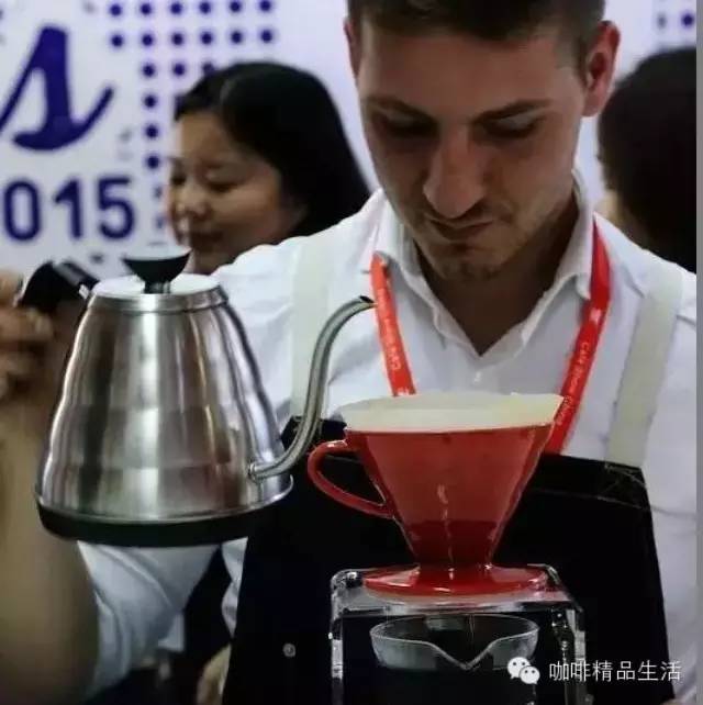 視頻：意大利咖啡冠軍手沖全過程，帥呆了！