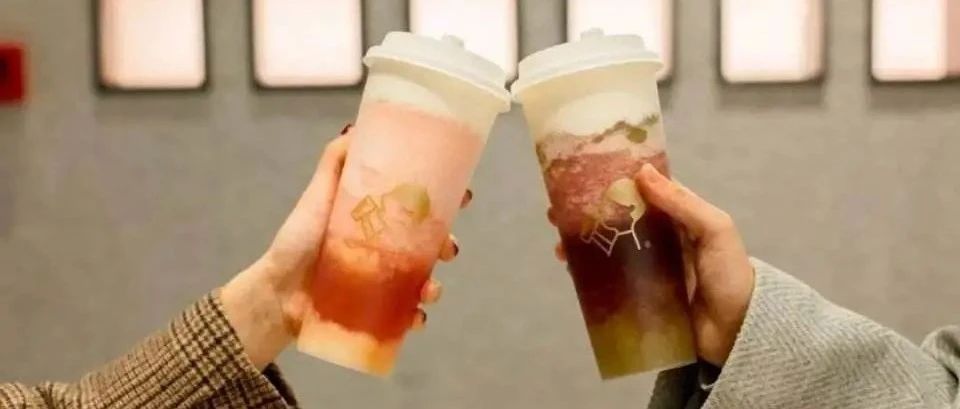 反其道而行！都在忙著漲價的時候，喜茶悄悄降價了！