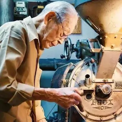 日本咖啡老人昨日逝世，享年 歲