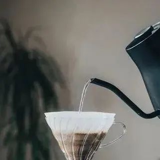 如何選擇適合自己咖啡手沖壺？款式千千萬，選對手沖壺很重要！