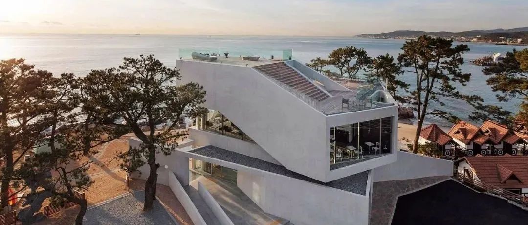 面朝大海的咖啡館，誰不向往？