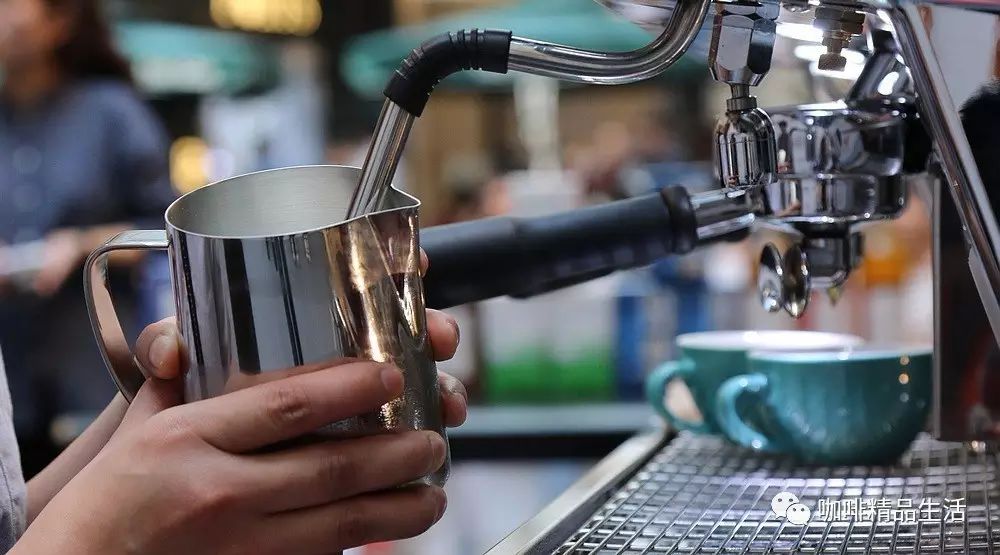 咖啡師必備之"打泡"技巧