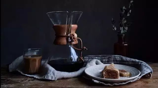 她靠顏值與才華，實(shí)現(xiàn)了你的咖啡甜品夢