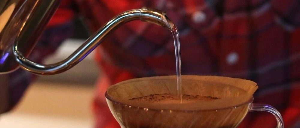 資深導(dǎo)師手沖咖啡示范，速度圍觀！
