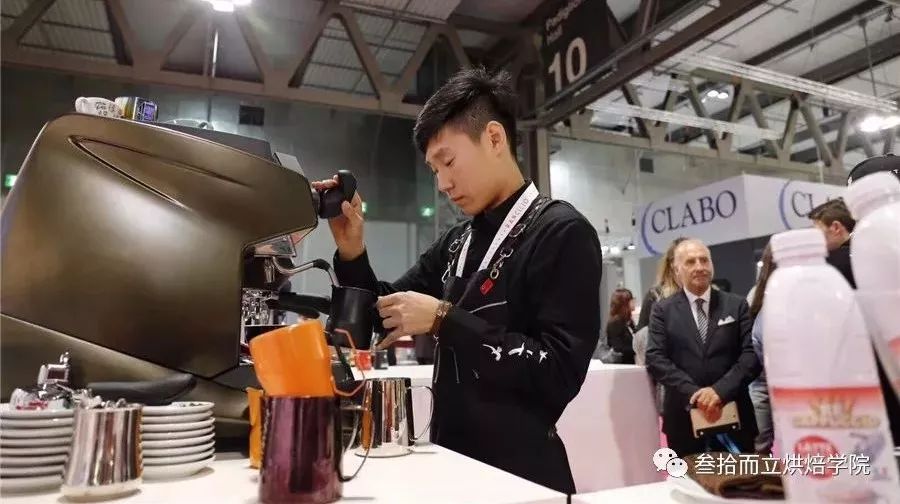 用 天 噸牛奶，換來的 分鐘咖啡拉花經驗！