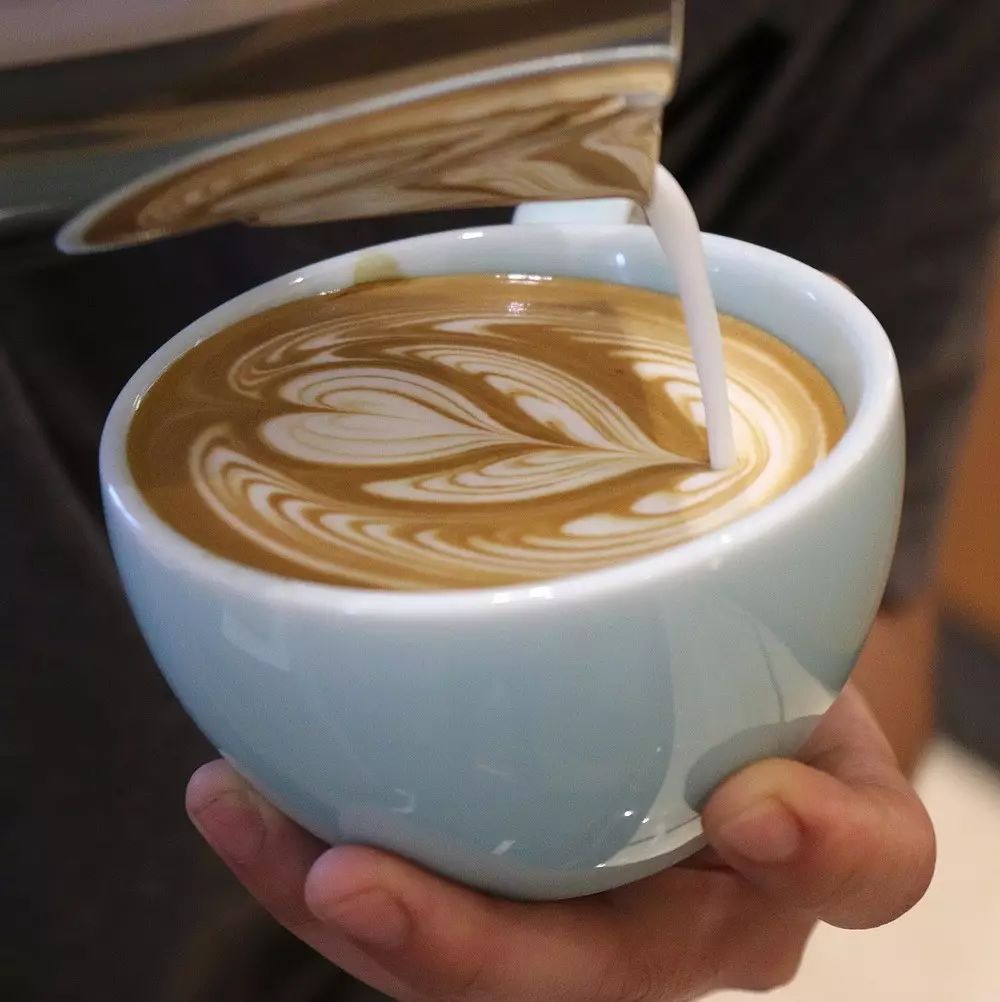 如何用一杯咖啡搞定對象？| 男神拉花賽成都站來示范