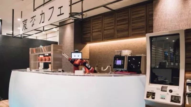 東京“怪異 Café”開張！機器人手沖咖啡 分鐘完成