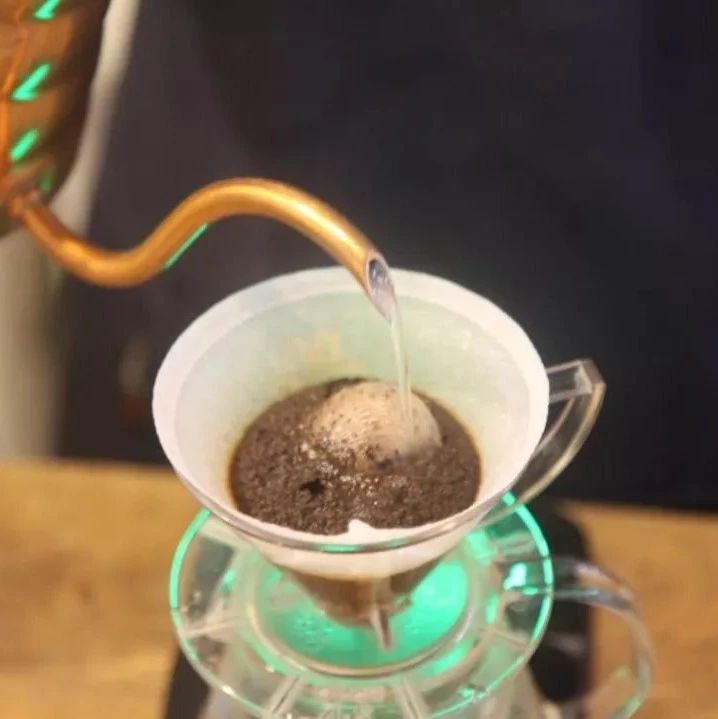 咖啡知識 | 手沖咖啡為什么要分段注水？