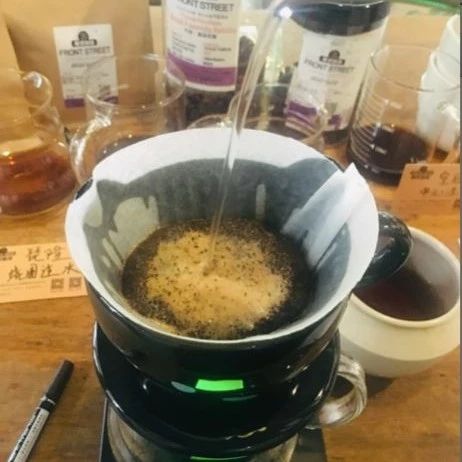 【新手入門】手沖咖啡不會(huì)繞圈注水怎么辦？那就別繞?。? title=