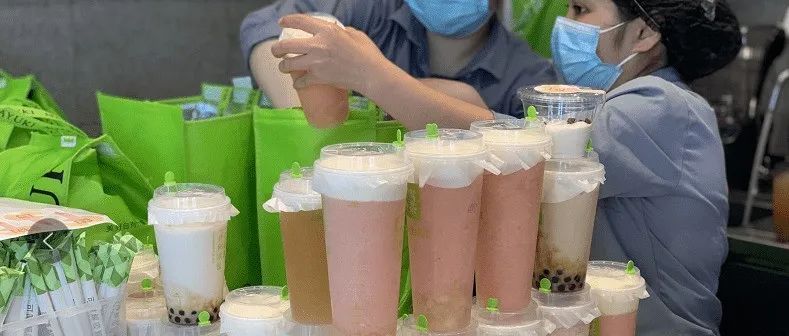 京滬解封 奶茶店開門分鐘就爆單  月回血挺過(guò)來(lái)？