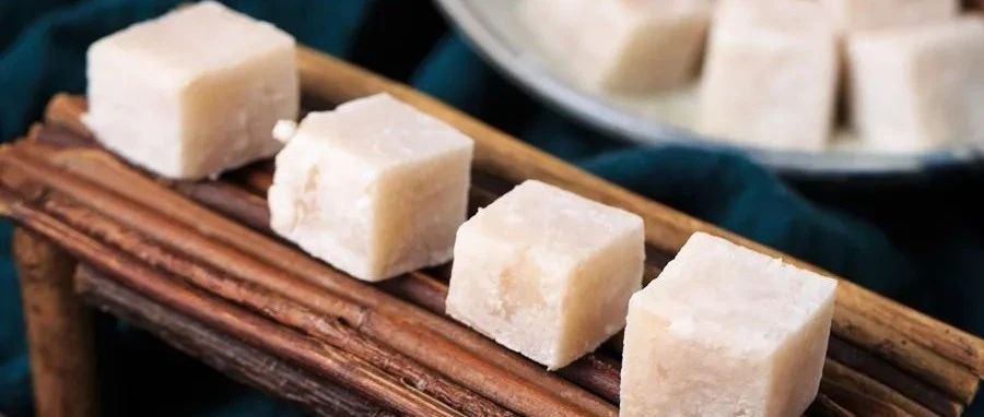 個梨子把冰糖，熬一熬就能吃的冰糖雪梨糕