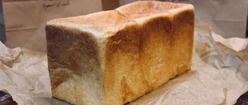 %高含水量的超軟「純生食吐司」，了解一下！