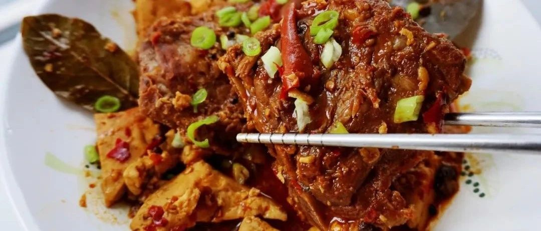 快手醬豬骨，三步搞定，好吃到想舔盤