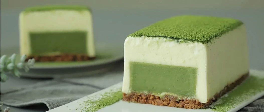 超美慕斯磚，白白的香草慕斯，切開見綠洲！