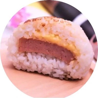 溫故知新丨心靈手巧的姑娘，十分鐘就用剩米飯做出這款超人氣早餐！