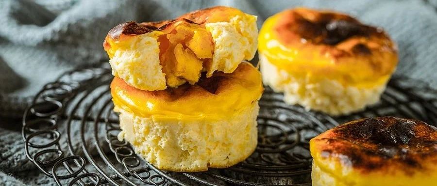 酸奶加雞蛋，不要面粉不打發(fā)也能做的蛋糕，咬一口會流心！