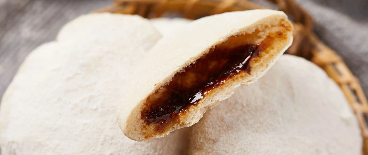 只要面粉和紅糖，個個薄脆淌糖汁！分鐘就出爐！