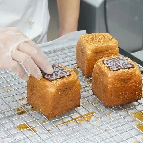 好看！ h做出 類  個創(chuàng)意面包，路易·樂斯福杯甜面包組選手作品大公開！