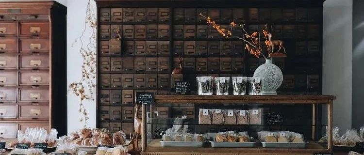 古樸中藥店風(fēng)的日式手作烘焙店，招牌是司康！
